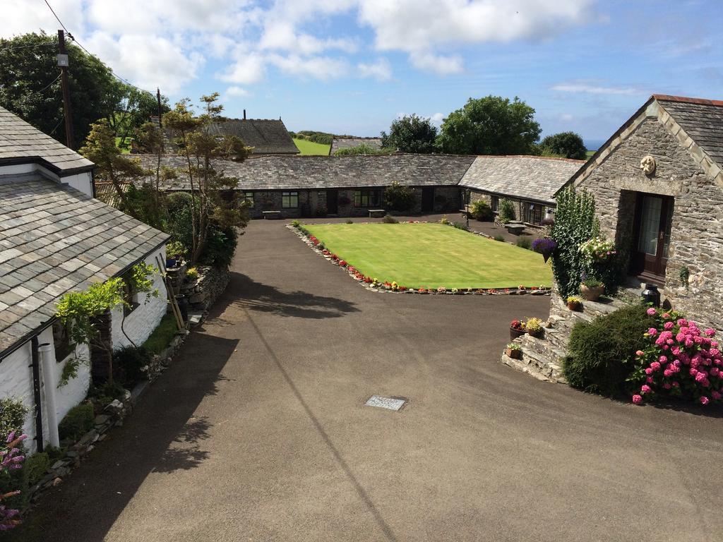 Courtyard Farm Cottages Mill End Боскасл Экстерьер фото